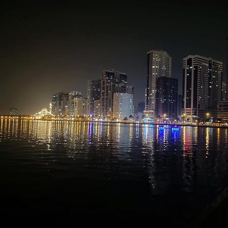 Arnim Suite - 3 Bedrooms Apartment Sharjah Ngoại thất bức ảnh