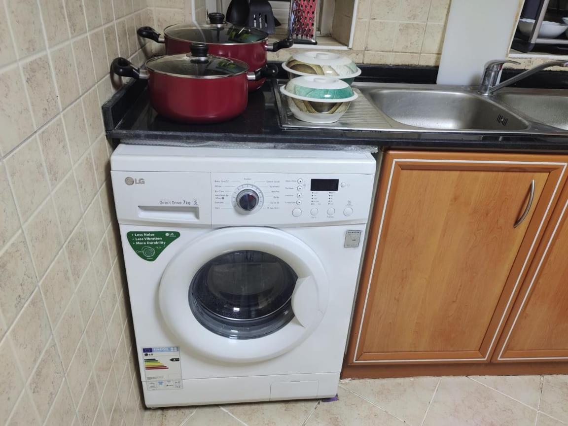 Arnim Suite - 3 Bedrooms Apartment Sharjah Ngoại thất bức ảnh
