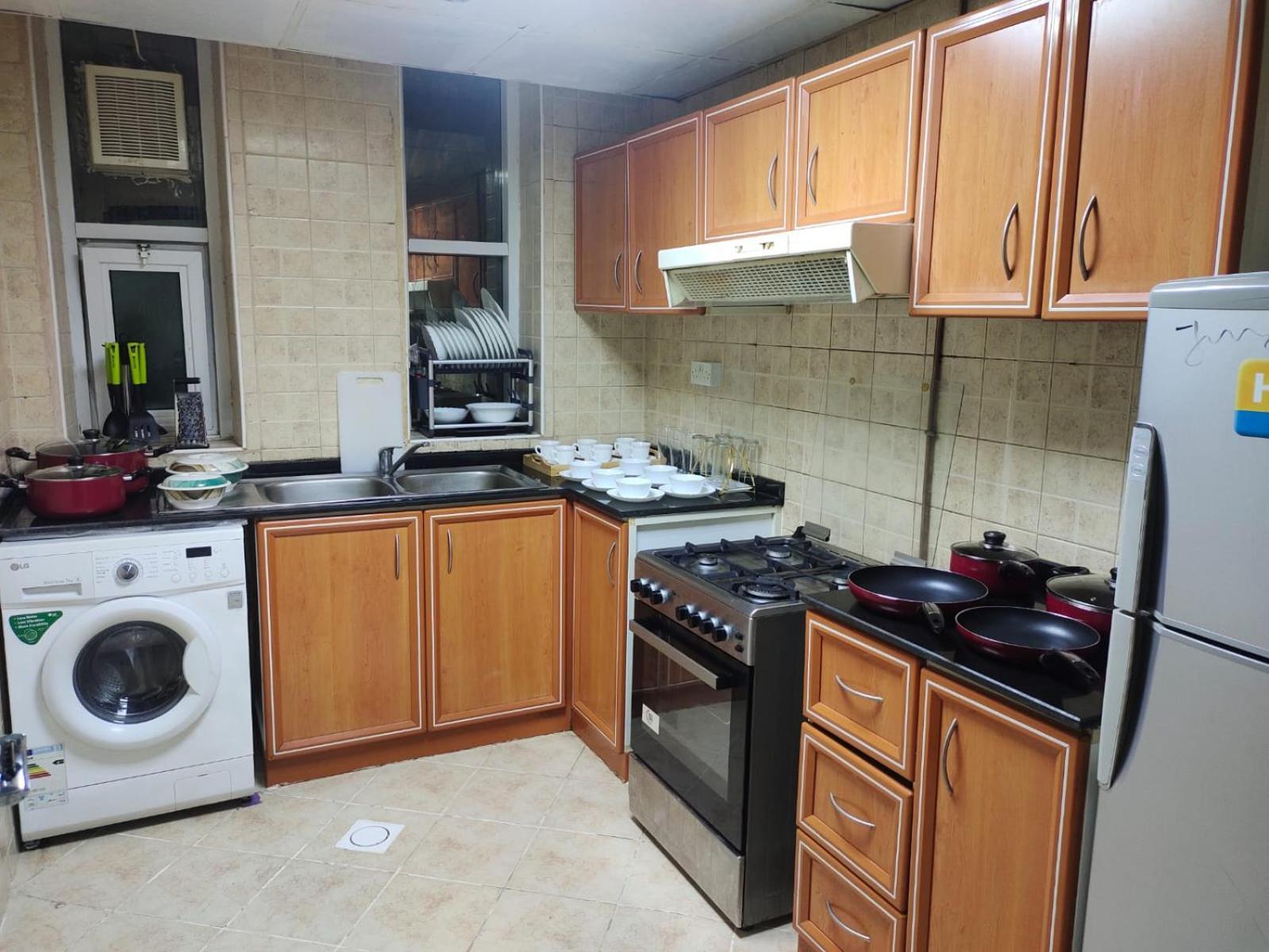 Arnim Suite - 3 Bedrooms Apartment Sharjah Ngoại thất bức ảnh