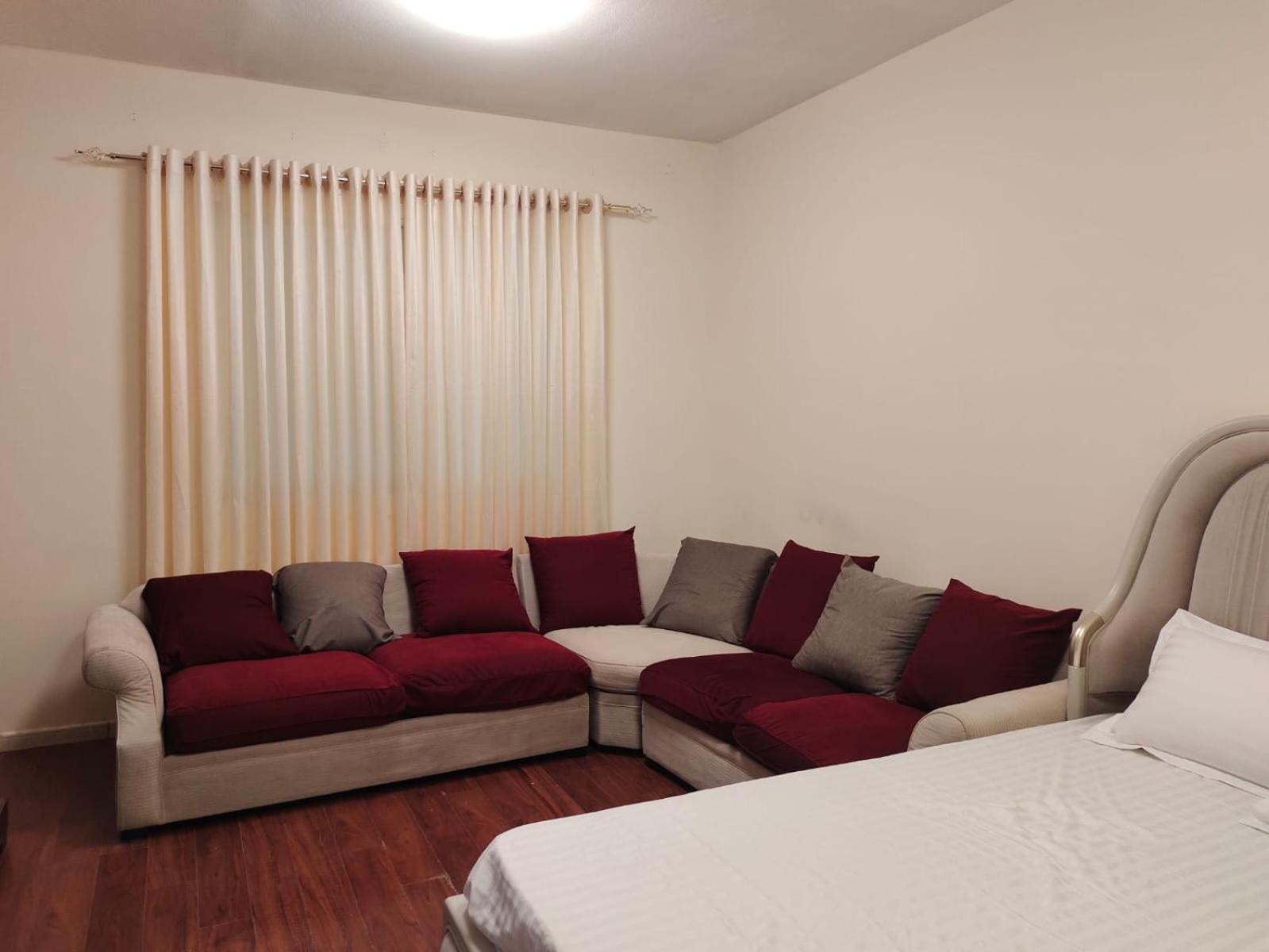 Arnim Suite - 3 Bedrooms Apartment Sharjah Ngoại thất bức ảnh