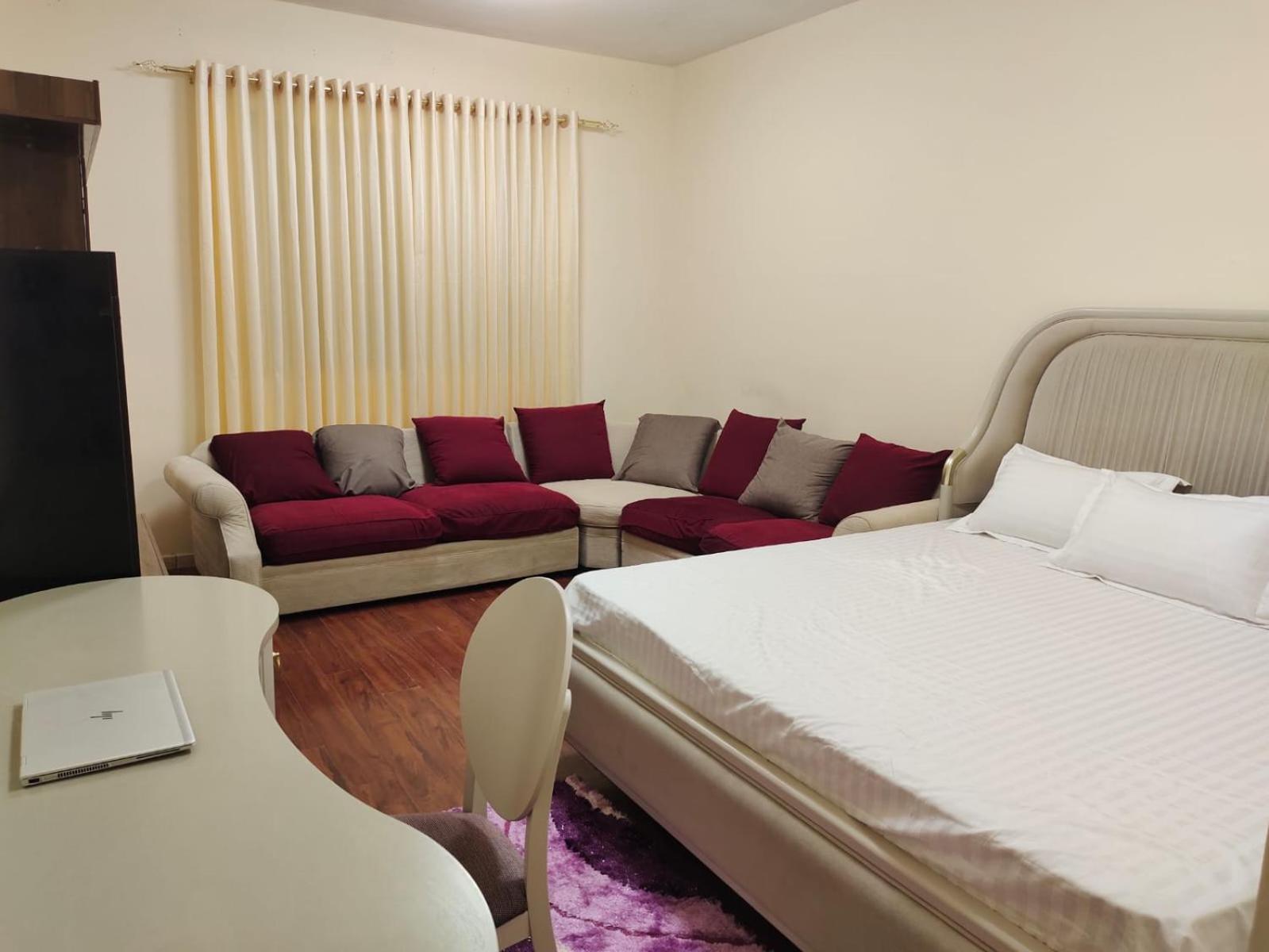 Arnim Suite - 3 Bedrooms Apartment Sharjah Ngoại thất bức ảnh
