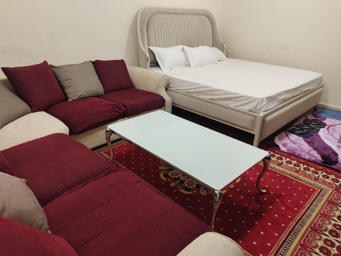 Arnim Suite - 3 Bedrooms Apartment Sharjah Ngoại thất bức ảnh